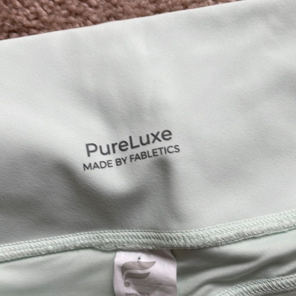 Fabletics Oasis High-Waisted Pocket Legging “tall” -ICE CUBE!!